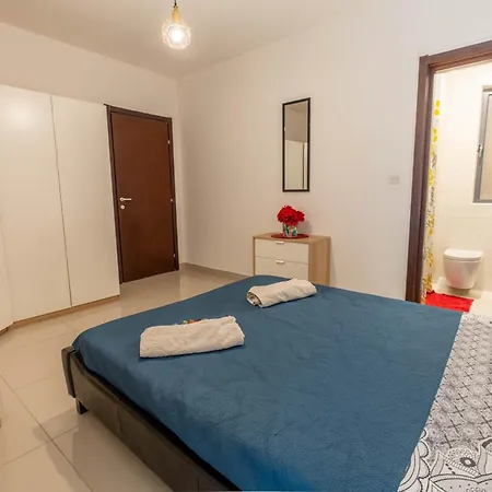Spacious With Balcony Bbq & Games - Sleep 6 By Quicktrips Apartament St Paul's Bay