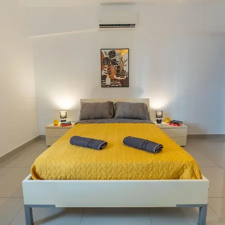 Lejlighed Spacious With Balcony Bbq & Games - Sleep 6 By Quicktrips San Pawl il-Baħar
