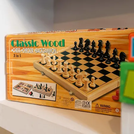 Spacious With Balcony Bbq & Games - Sleep 6 By Quicktrips דירה