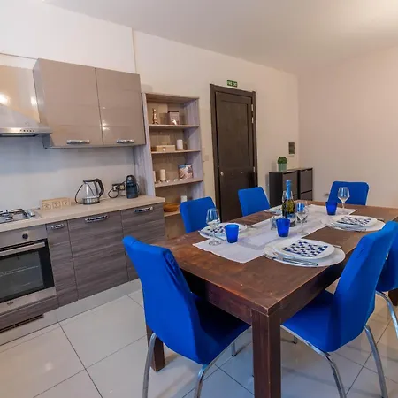 דירה Spacious With Balcony Bbq & Games - Sleep 6 By Quicktrips